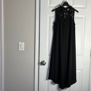 Wrapper: Black Elegant, Dress, Lace Front, V-Top, Lace top Back; Med.